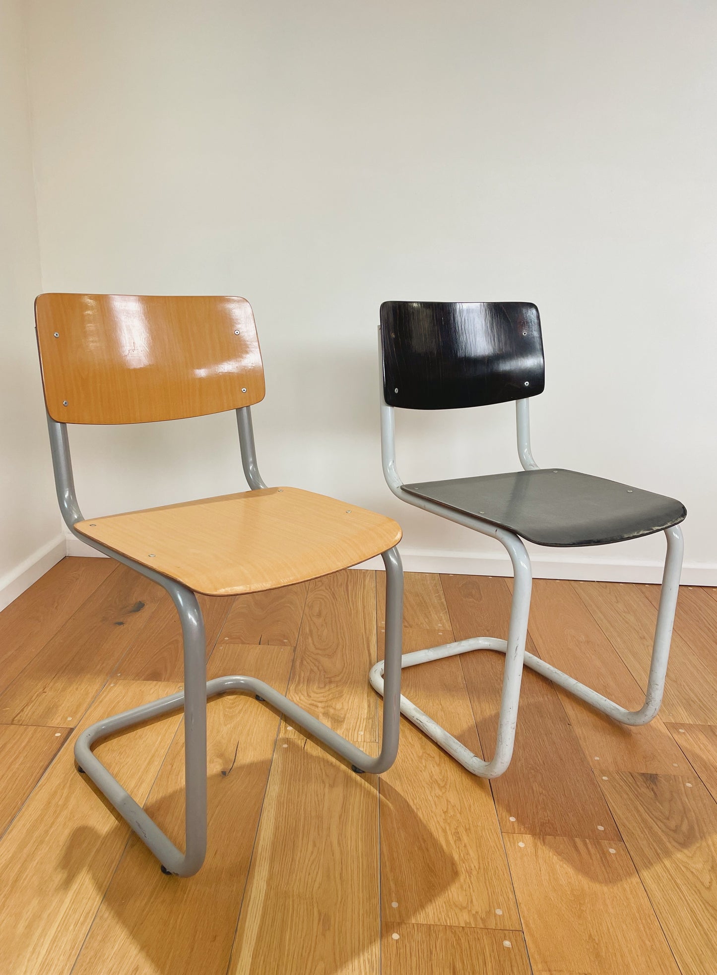 Model S43 Cantilevered Chair