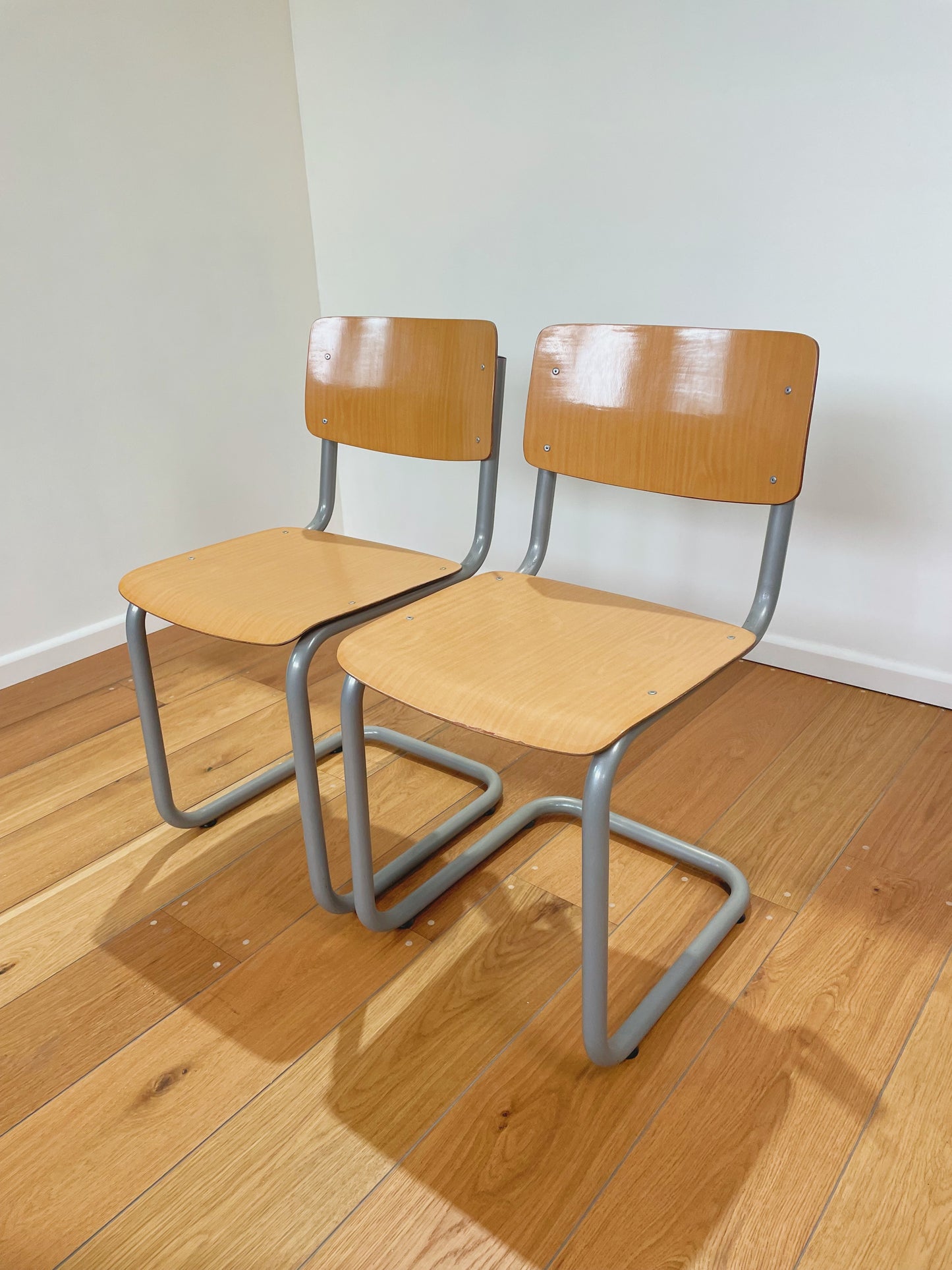 Model S43 Cantilevered Chair